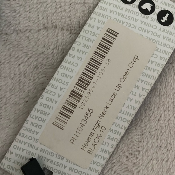 Boohoo Black Crop Top - Picture 7 of 8